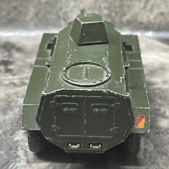 Dinky Toys Meccano 676 Armored Personnel Carrier - Picture 4 of 11